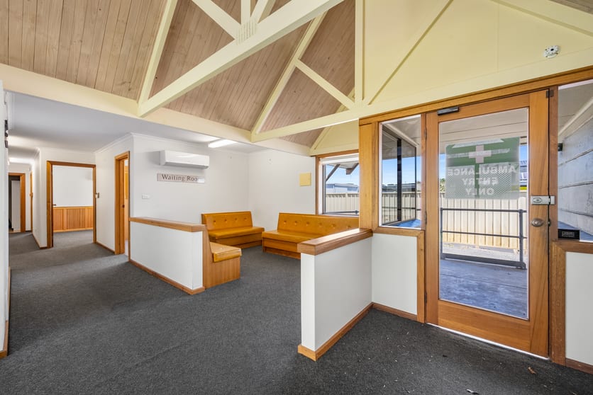 Click to view all images 13 Crouch Street South Mount Gambier SA 5290 - Image 2