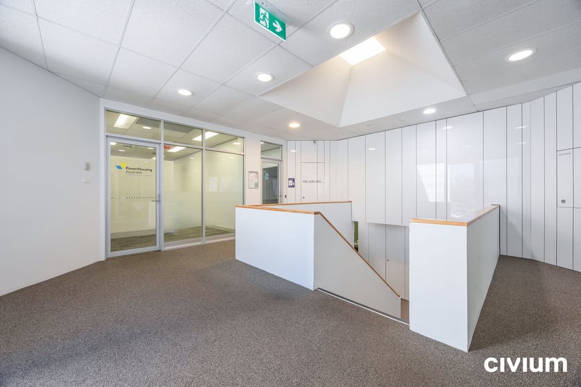 Click to view all images Unit 1A/31 Thesiger Court Deakin ACT 2600 - Image 2