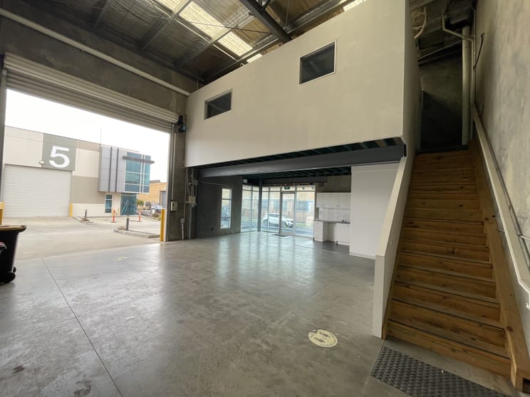 Click to view all images Unit 1/14-16 Lens Street Coburg VIC 3058 - Image 3