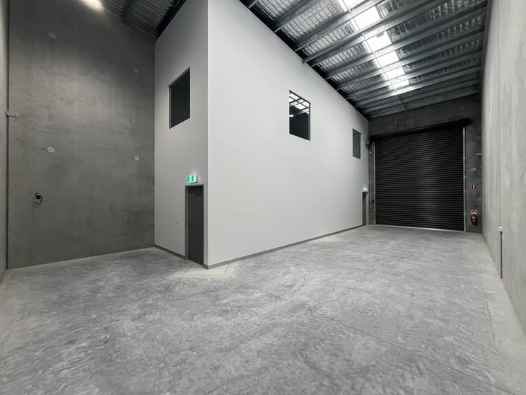Click to view all images unit 8/99 Wongawallan Drive Yarrabilba QLD 4207 - Image 2