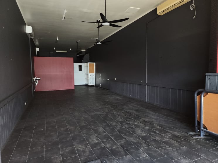 Click to view all images SHOP 8/373 Kent St Maryborough QLD 4650 - Image 2