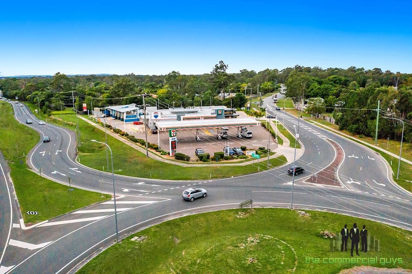 Click to view all images 1102-1108 Bribie Island Rd Ningi QLD 4511 - Image 1