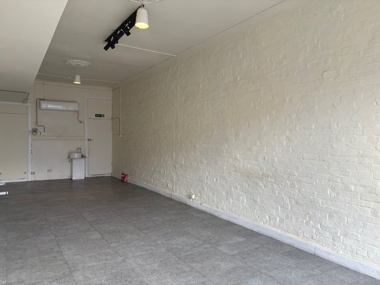 Click to view all images Shop 1/25 - 29 Brisbane Street Tamworth NSW 2340 - Image 3