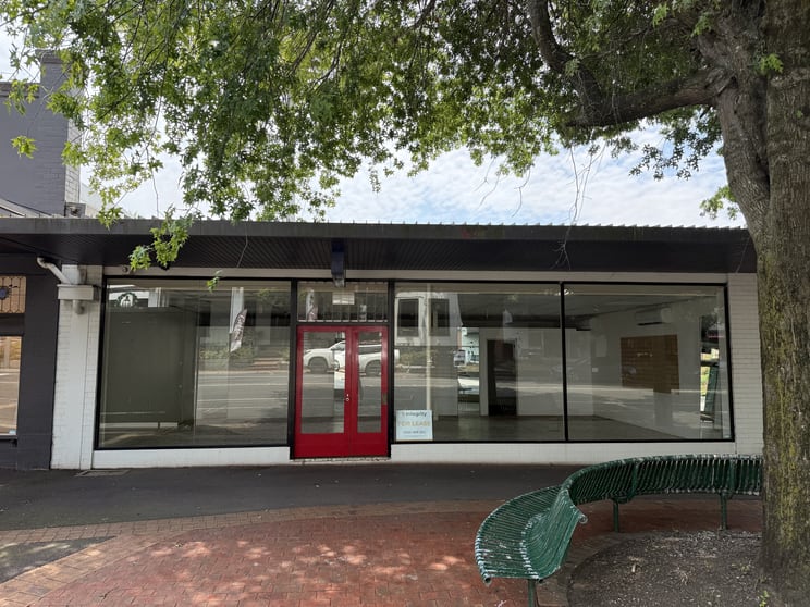 Click to view all images 219 Maroondah Highway Healesville VIC 3777 - Image 2
