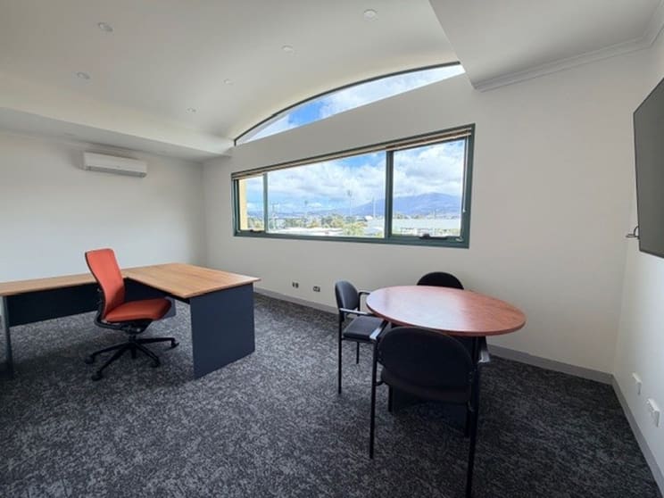 2/90 Clarence St Bellerive TAS 7018 - Image 1
