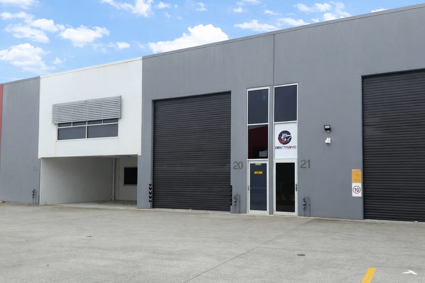 Click to view all images 20/27 Motorway Circuit Ormeau QLD 4208 - Image 1