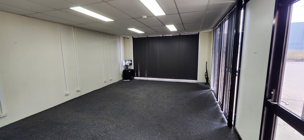 Click to view all images 1/1-3 Nathan Drive Campbellfield VIC 3061 - Image 2
