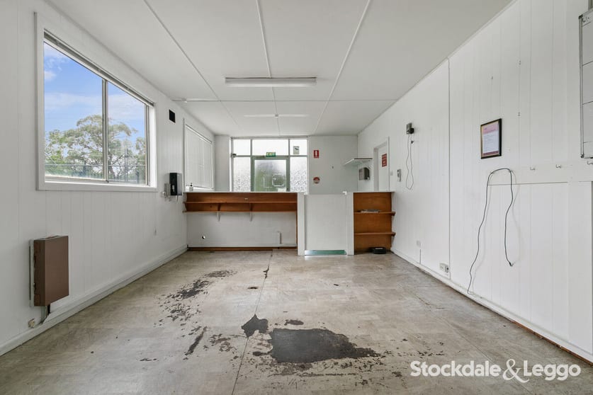Click to view all images 74-76 Waterloo Road Moe VIC 3825 - Image 2