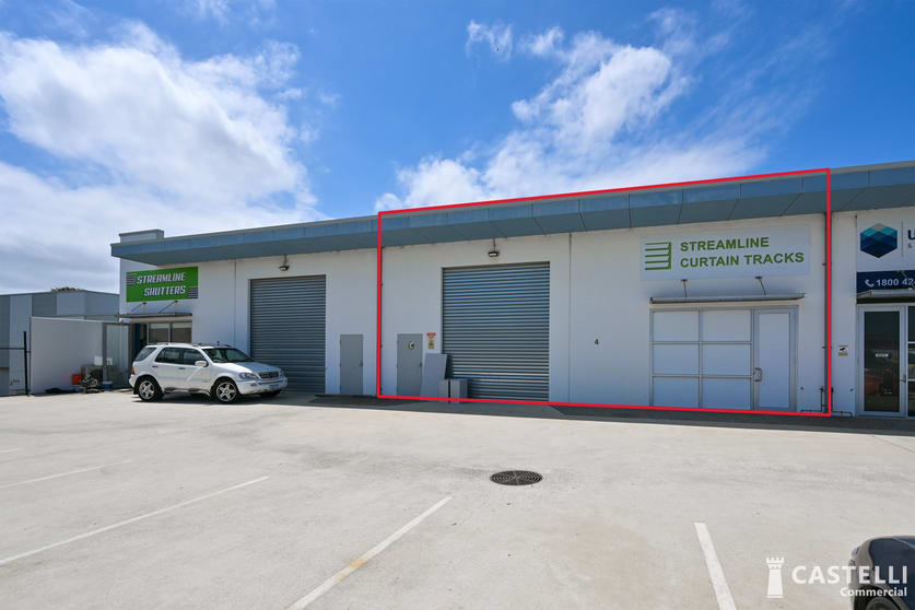 Click to view all images 4/1 Hathor Way Bibra Lake WA 6163 - Image 1