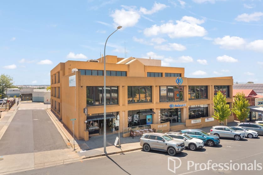 Click to view all images Level 2, 203-209 Russell Street Bathurst NSW 2795 - Image 1