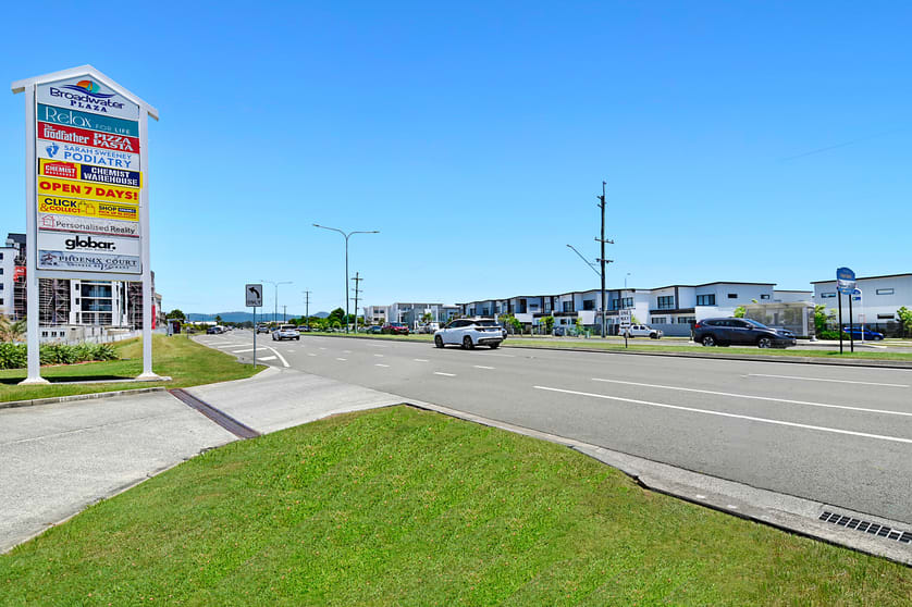 Click to view all images 4/18 Broadwater Ave Hope Island QLD 4212 - Image 1