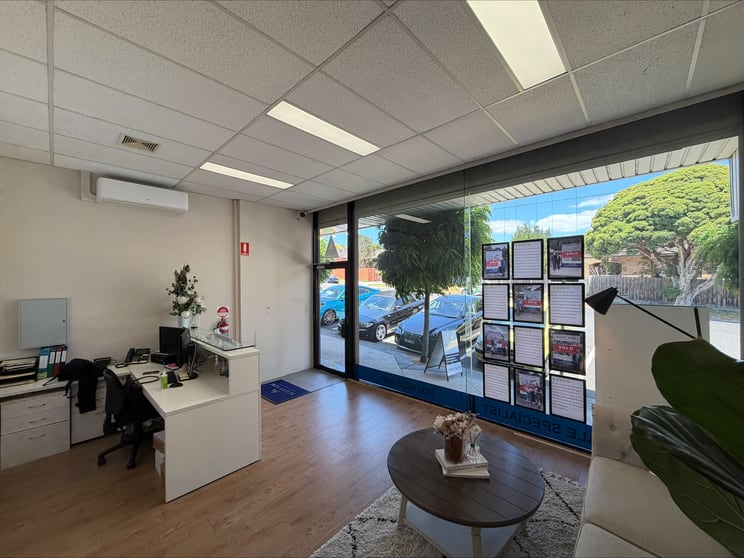 5 Barlyn Road Mount Waverley VIC 3149 - Image 1