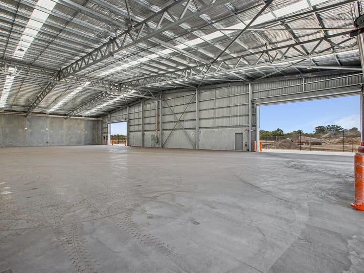 Click to view all images 10 Mervyn St Stake Hill WA 6181 - Image 3