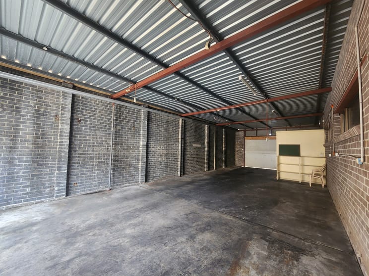 Click to view all images 5/9 Mineral Road Oak Flats NSW 2529 - Image 2