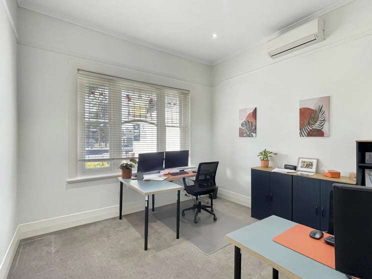 Click to view all images 3/398 Latrobe Terrace Geelong VIC 3220 - Image 3