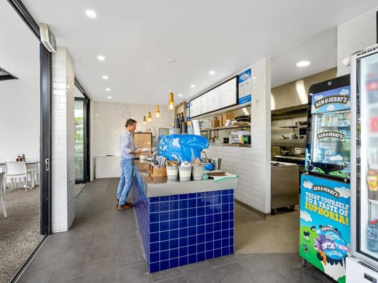 Click to view all images 1007 Stanley Street East East Brisbane QLD 4169 - Image 2