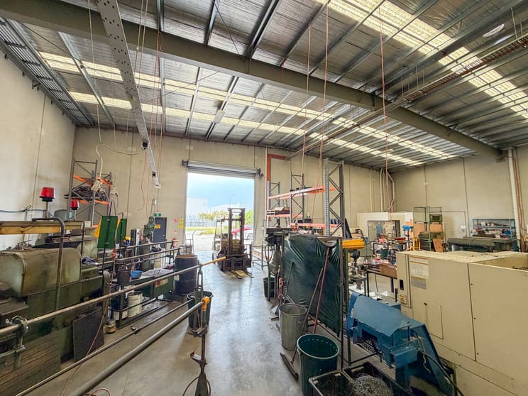 Click to view all images 1/8 Lakewood Boulevard Carrum Downs VIC 3201 - Image 3