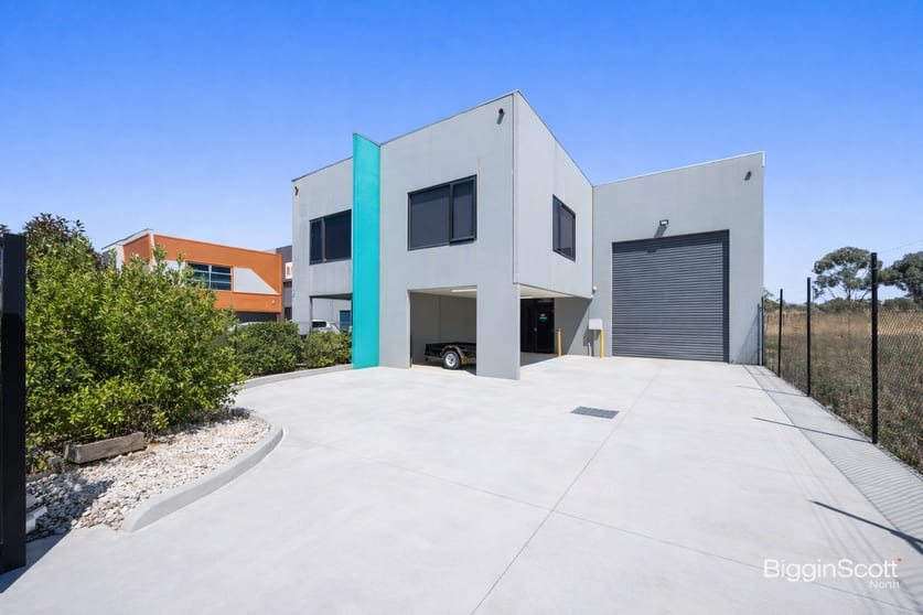 Click to view all images 37A Yellowbox Drive Craigieburn VIC 3064 - Image 1