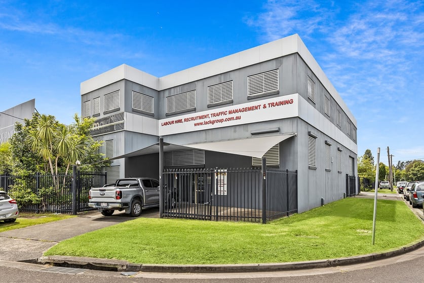 Click to view all images 9 First Avenue Unanderra NSW 2526 - Image 1