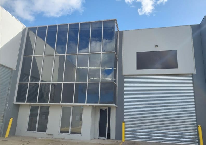 Click to view all images 2/19 Mogul Court Deer Park VIC 3023 - Image 3