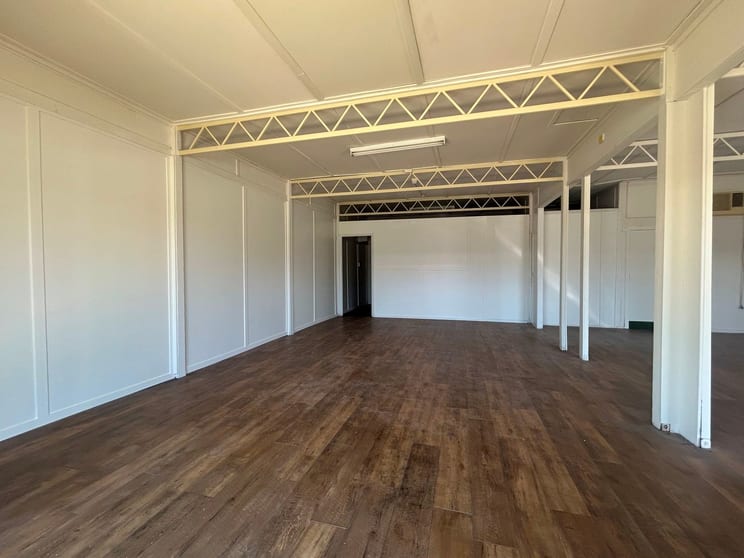 Click to view all images 3/4 MAYNE STREET Chinchilla QLD 4413 - Image 3