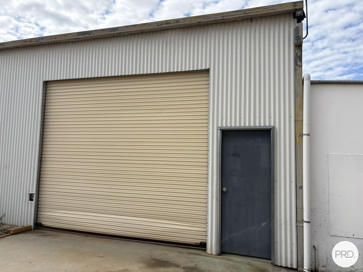 Click to view all images 4/405 Wagga Road Lavington NSW 2641 - Image 1