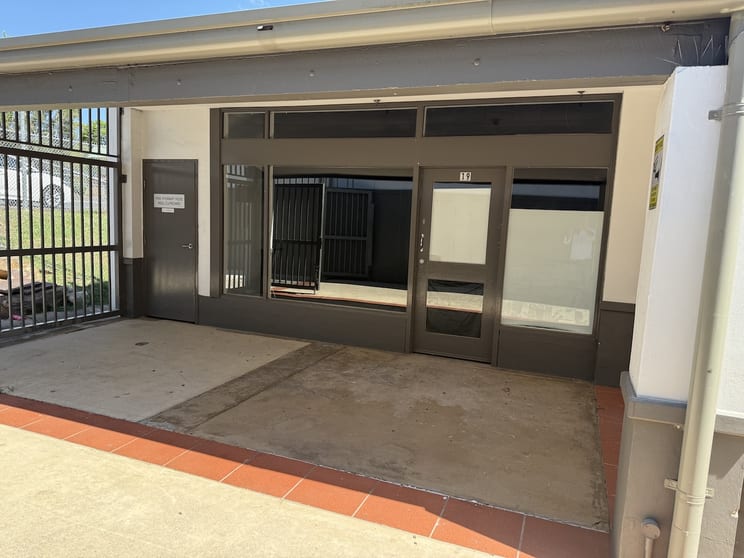 Click to view all images Bradbury NSW 2560 - Image 3