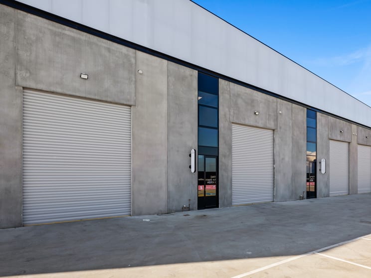 Click to view all images 5 Apricot Crescent Campbellfield VIC 3061 - Image 1