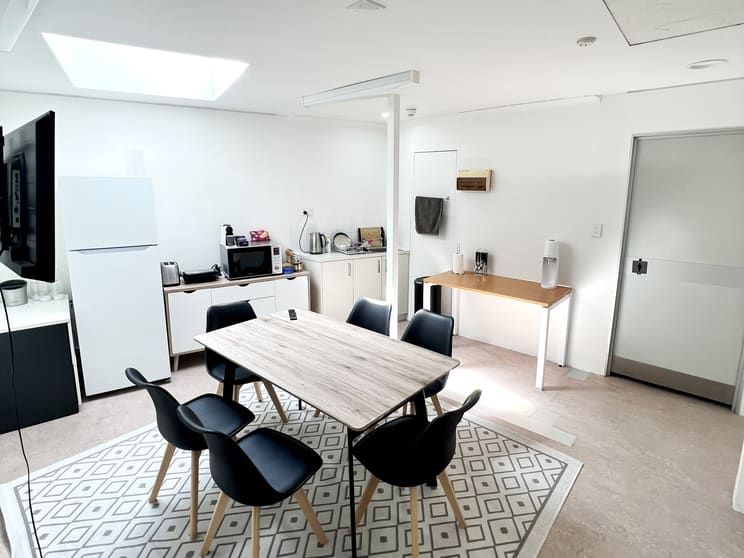 Click to view all images Level 2 Suite 5/47-51 Salamanca Place Battery Point TAS 7004 - Image 3