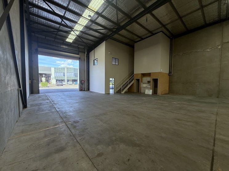 Click to view all images 3/30 Heathcote Road Moorebank NSW 2170 - Image 3