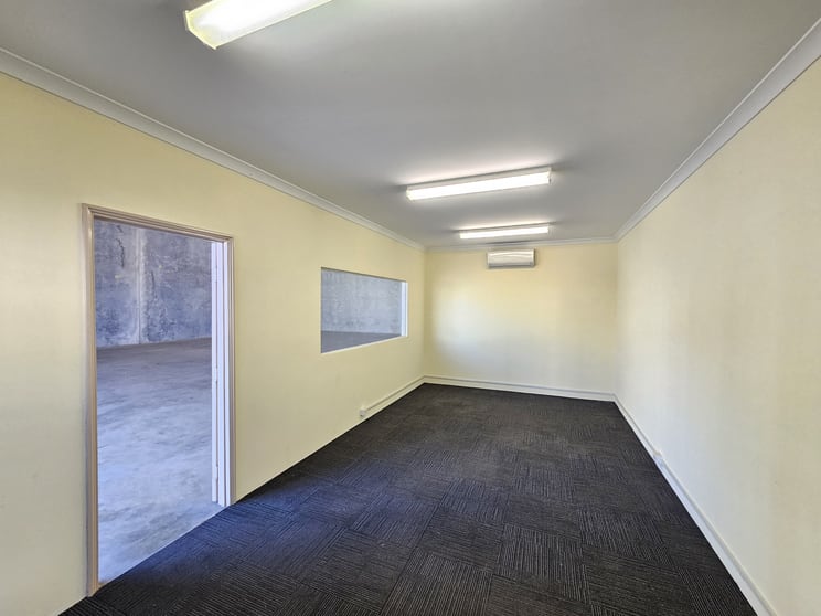 Click to view all images 5/289 Camboon Road Malaga WA 6090 - Image 3