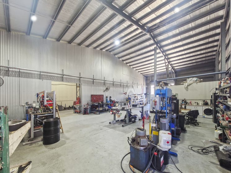 Click to view all images 22 Commercial Street Svensson Heights QLD 4670 - Image 3