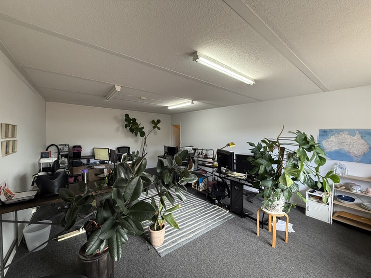 Click to view all images 412 Logan Road Stones Corner QLD 4120 - Image 2