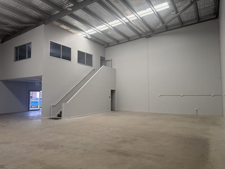 Click to view all images 4/14 Technology Drive Arundel QLD 4214 - Image 1