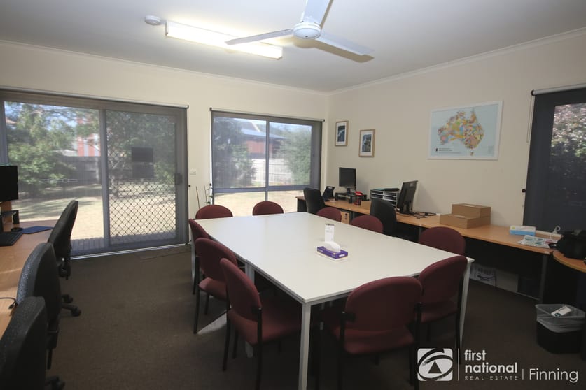 Click to view all images 38 Bakewell Street Cranbourne VIC 3977 - Image 3