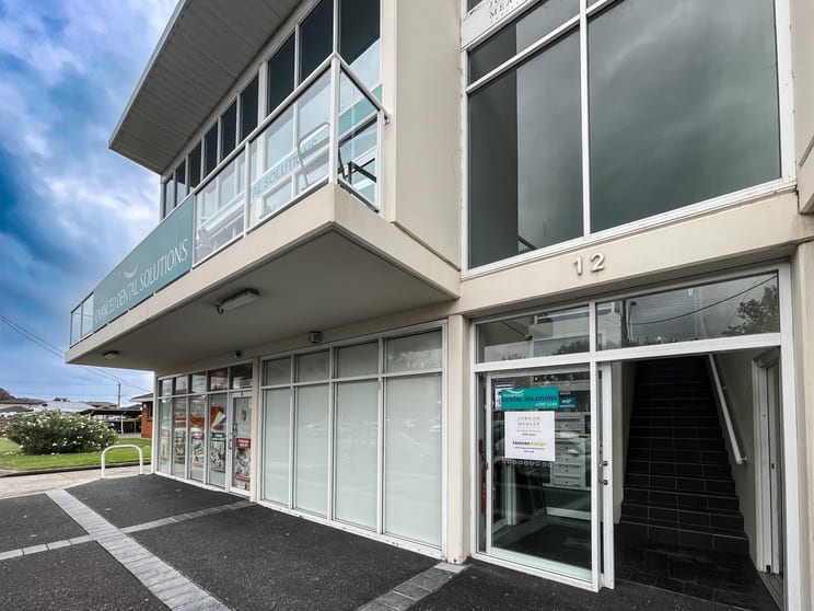 Click to view all images 2/12 Beverley Avenue Warilla NSW 2528 - Image 2