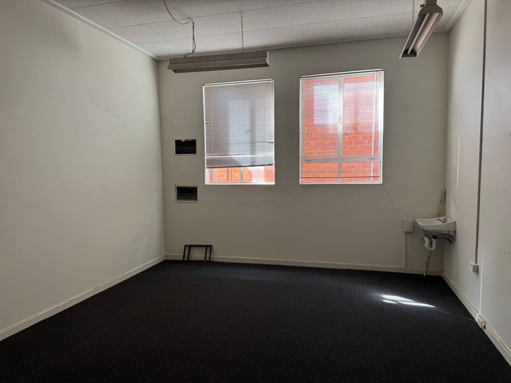 Click to view all images Suite 3/75 Deakin Avenue Mildura VIC 3500 - Image 3