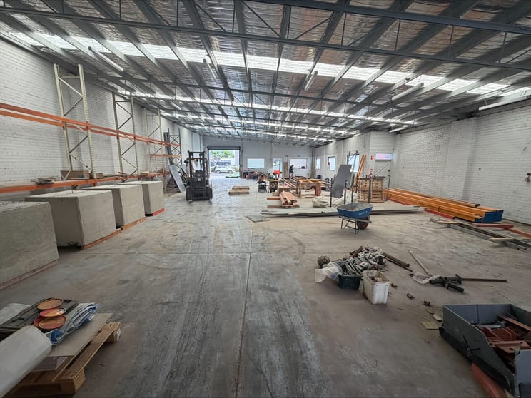 Click to view all images 8 Commercial Road Highett VIC 3190 - Image 3