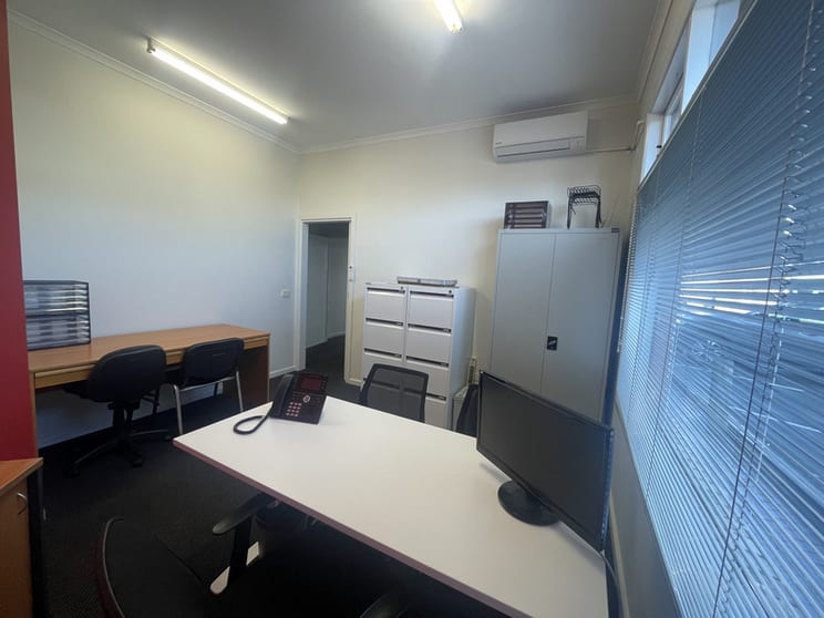 Click to view all images 1/57 Metung Rd Metung VIC 3904 - Image 3