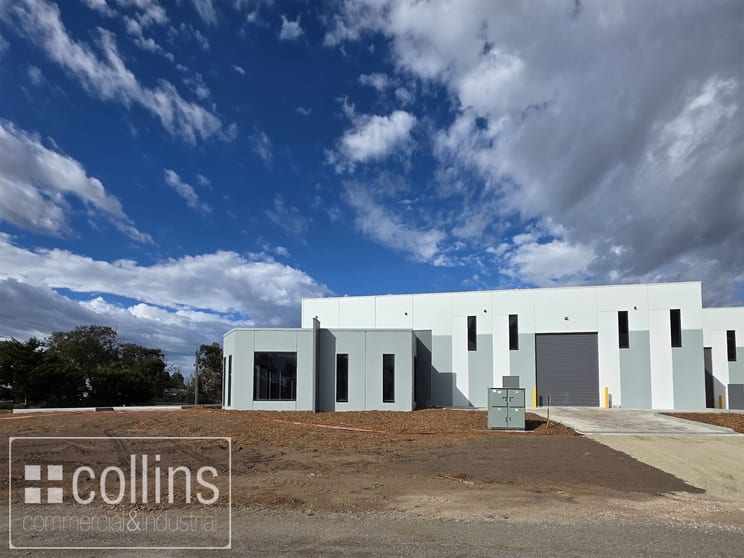 Click to view all images 1/105 Tooradin Station Road Tooradin VIC 3980 - Image 3