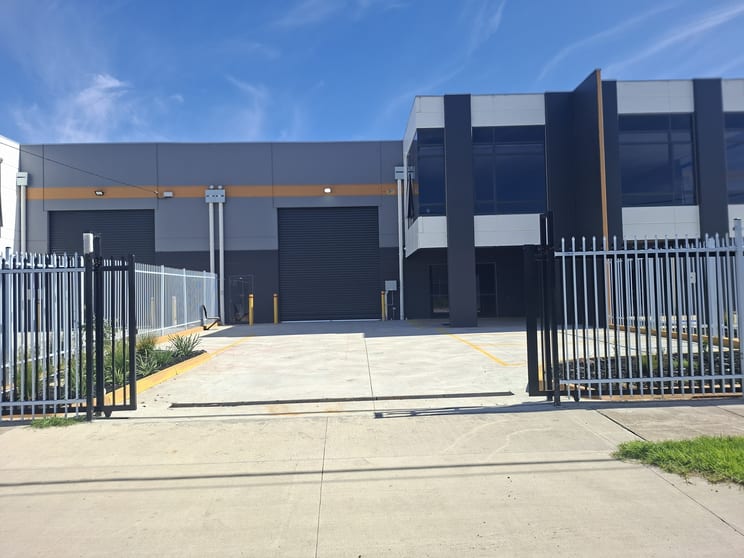 Click to view all images 63 Spalding Avenue Sunshine North VIC 3020 - Image 1