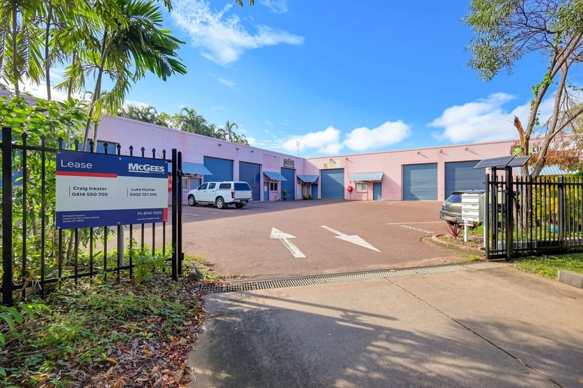 Click to view all images 4/7 Caryota Court Coconut Grove NT 0810 - Image 1