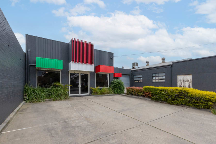 Click to view all images 406 Gilbert Road Preston VIC 3072 - Image 3