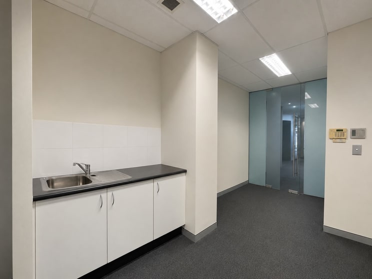 Click to view all images Suite 6/198-206 St Johns Road Glebe NSW 2037 - Image 3