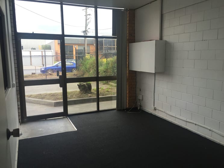 Click to view all images 1/20 Regal Drive Springvale VIC 3171 - Image 3