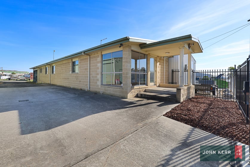 38 Saxtons Drive Moe VIC 3825 - Image 1