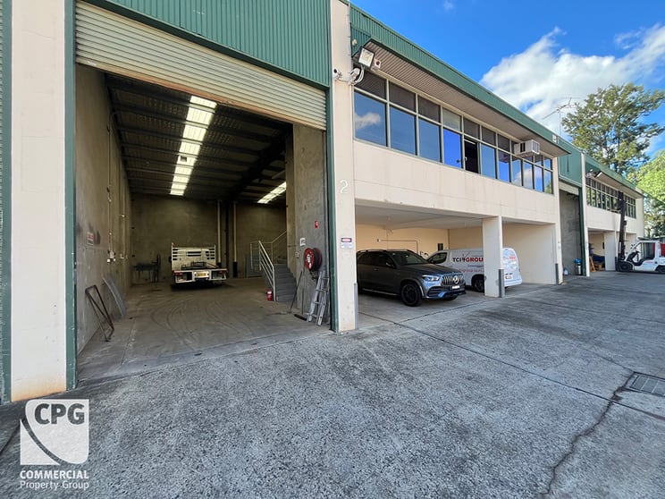 Click to view all images 2/8 Regent Crescent Moorebank NSW 2170 - Image 1
