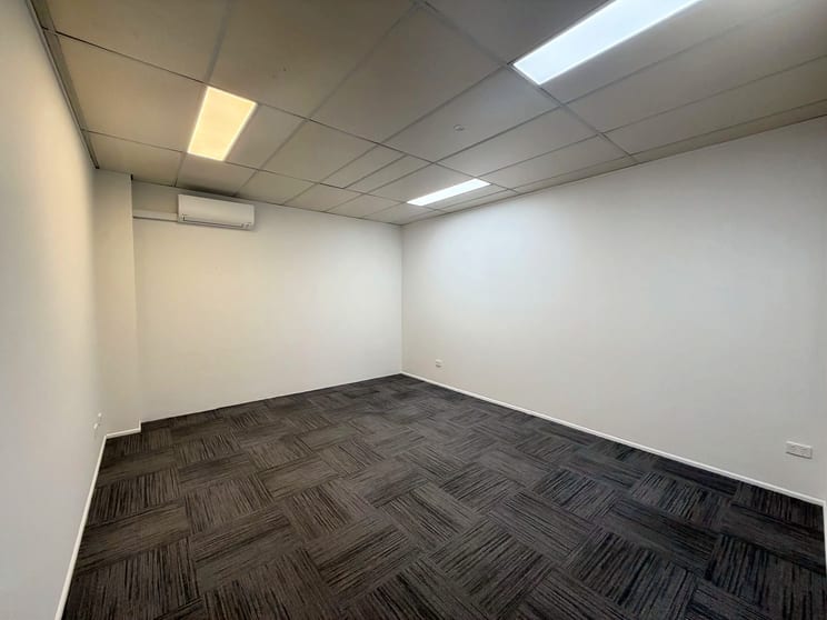 Click to view all images 9C/77 Redcliffe Parade Redcliffe QLD 4020 - Image 3