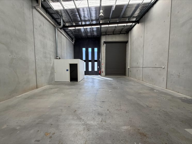 Click to view all images 7/134 Indian Drive Keysborough VIC 3173 - Image 3
