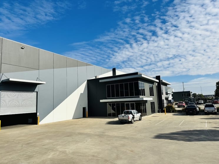 Click to view all images 8 Paraweena Drive Truganina VIC 3029 - Image 1